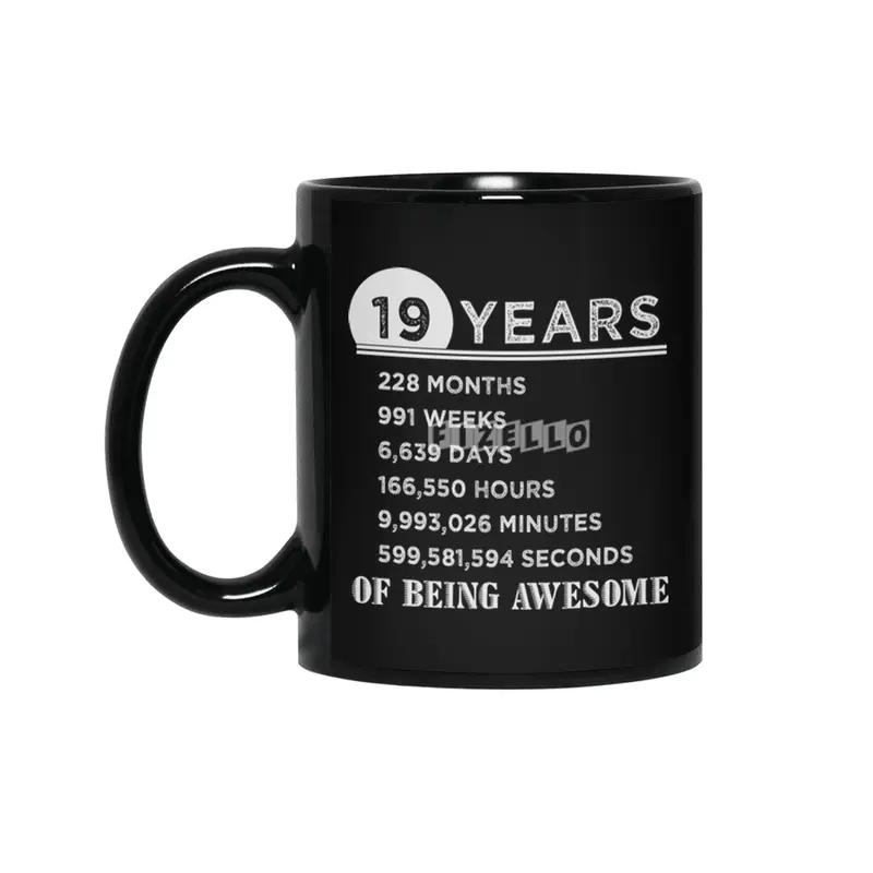 19th Birthday Gift 19 Years Old of Being Awesome Siyah Kupa