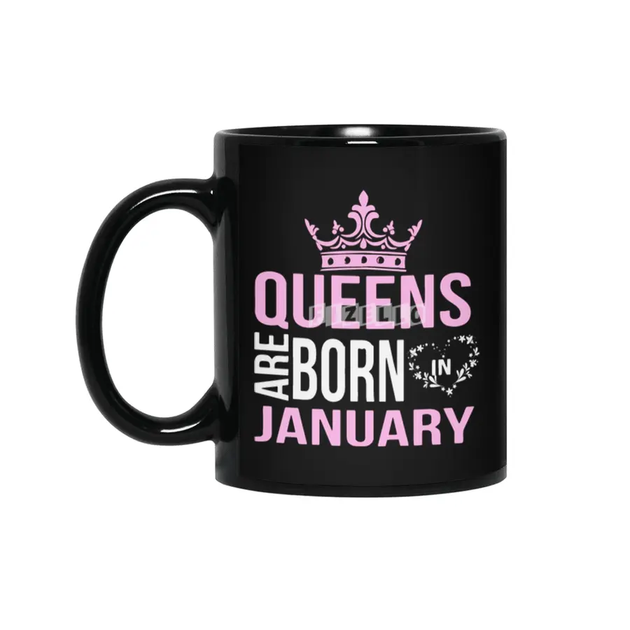 Queens are born in January T-shirt Siyah Kupa