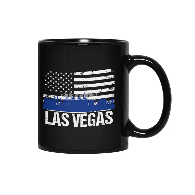 Las Vegas Skyline Silhouette on Distressed American Flag Siyah Kupa