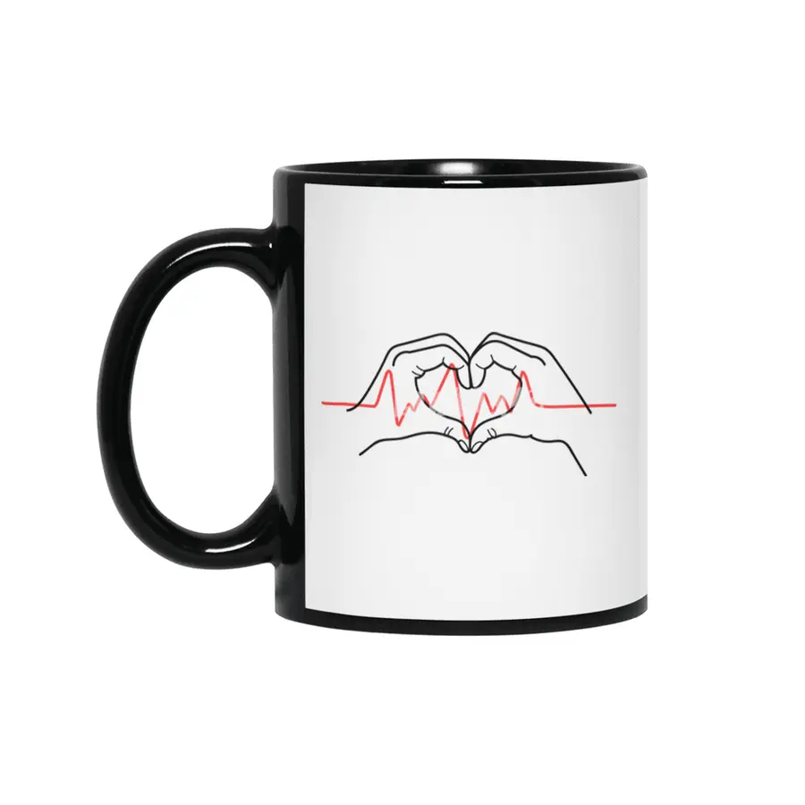 Heartbeat Design: Two Hands Forming a Heart with Fingers Siyah Kupa