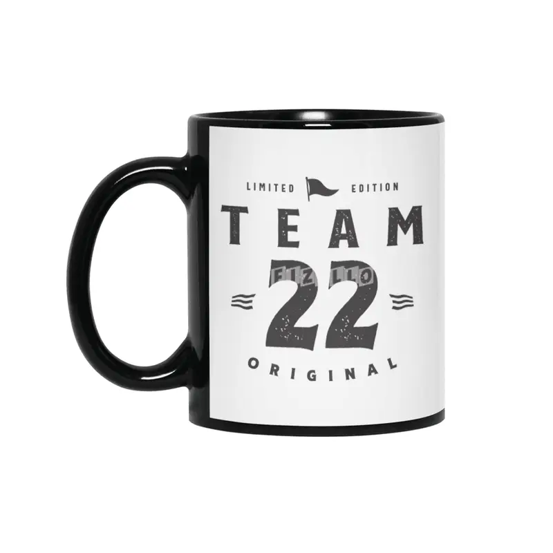22nd Birthday Team 22 Years Old Siyah Kupa