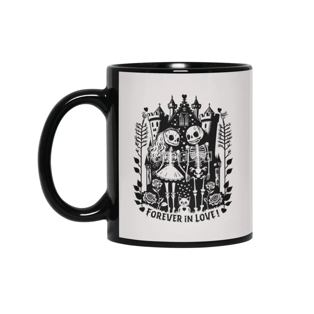 Forever in Love - creepy Bride and groom Skeleton in front of a Castle, Roses, cute Cat and Hearts Siyah Kupa