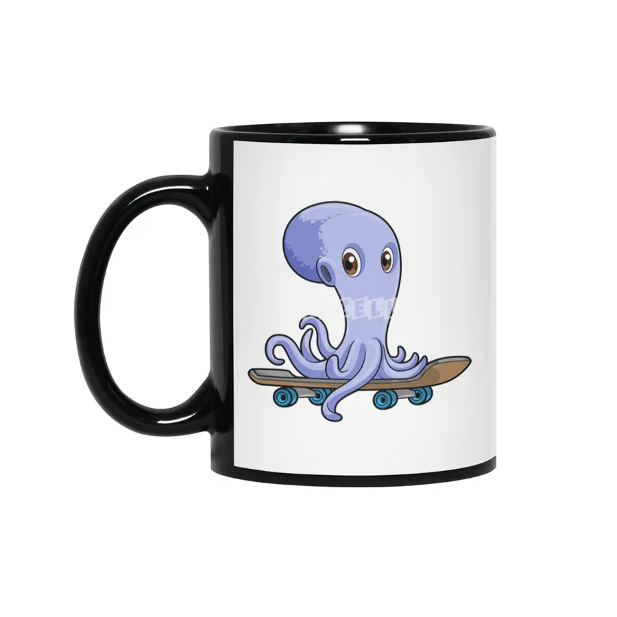 Octopus as Skater with Skateboard Siyah Kupa
