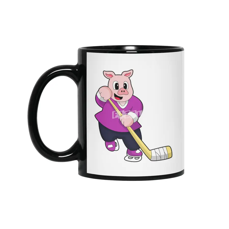 Pig at Ice hockey with Ice hockey stick Siyah Kupa