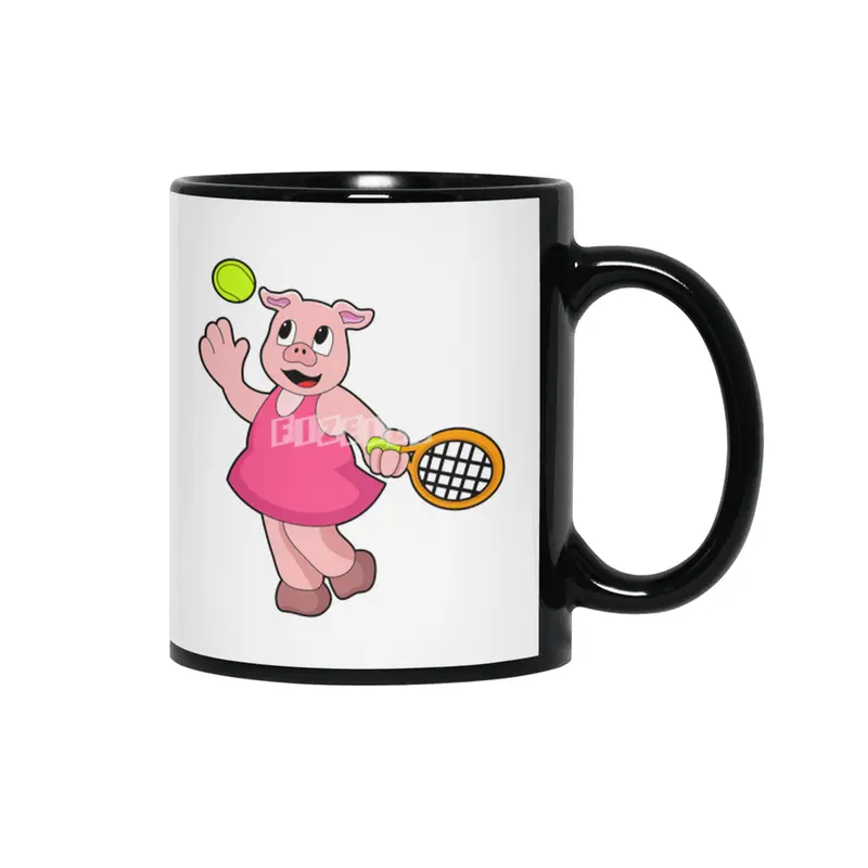 Pig at Tennis with Tennis racket Siyah Kupa