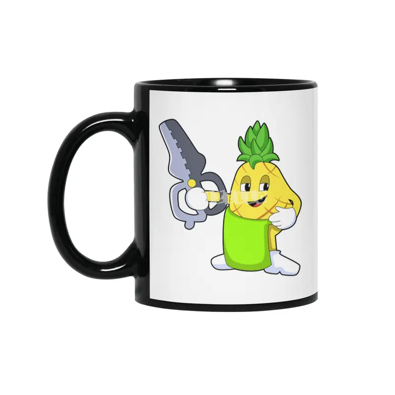 Pineapple as Hairdresser with Scissors & Razor Siyah Kupa