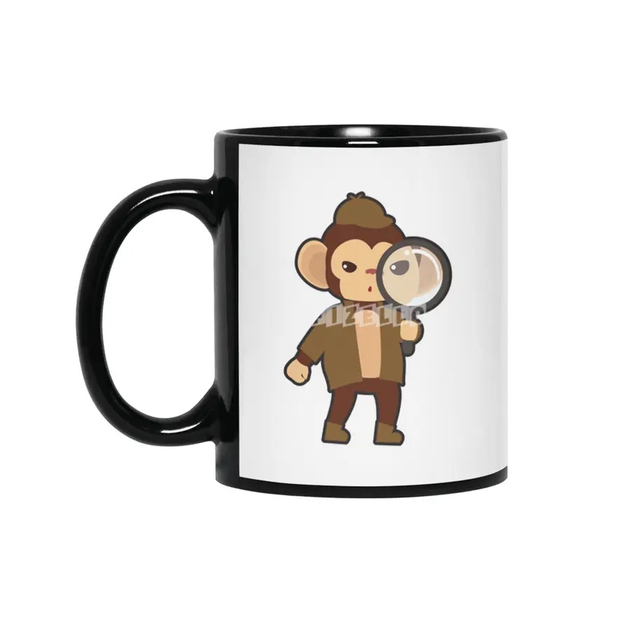 Monkey as Detective with Magnifying glass Siyah Kupa
