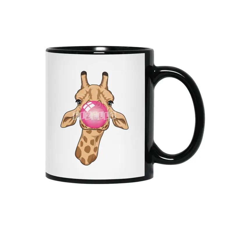 Giraffe with Bubblegum Siyah Kupa