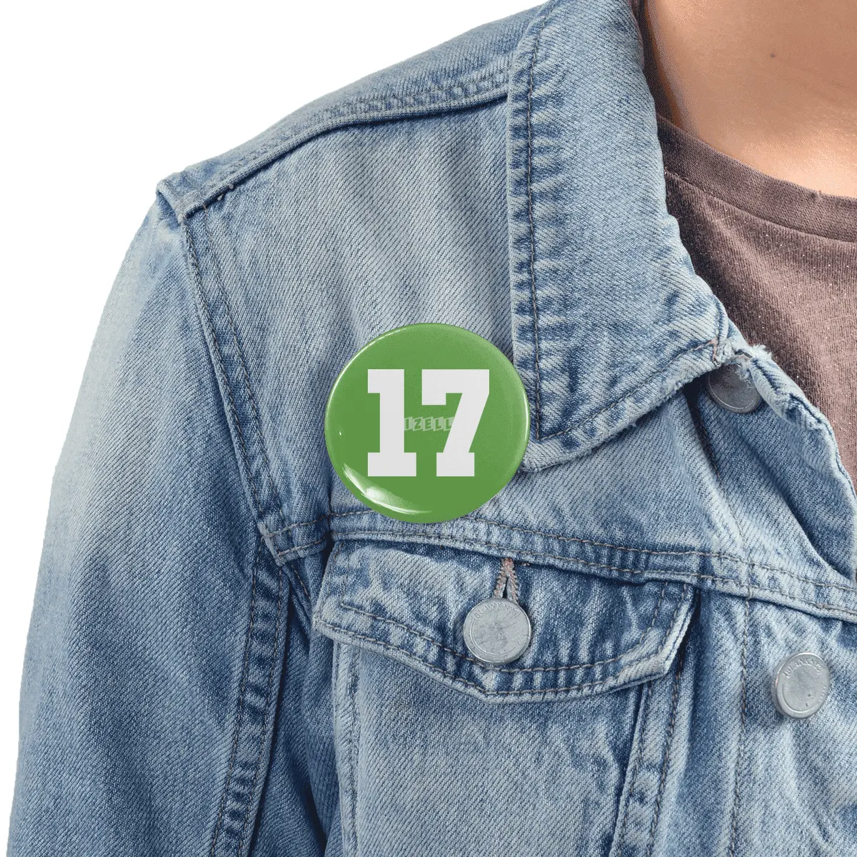 White Number 17 Rozet
