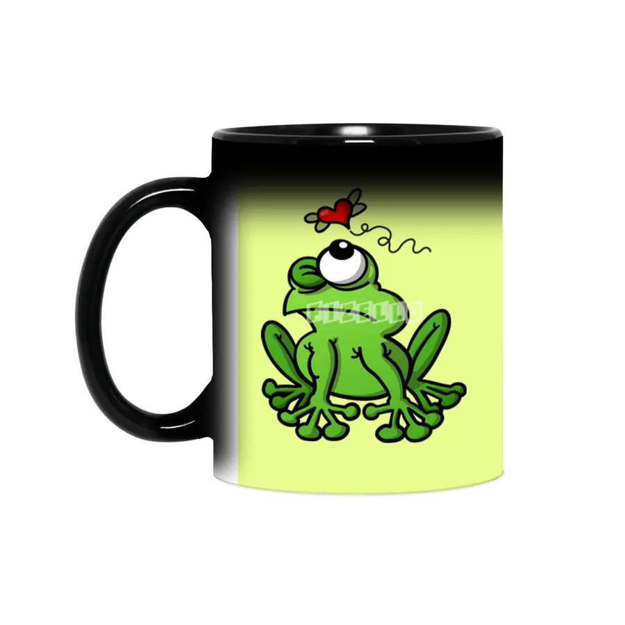 Green frog chasing the mosquito of love Sihirli Kupa