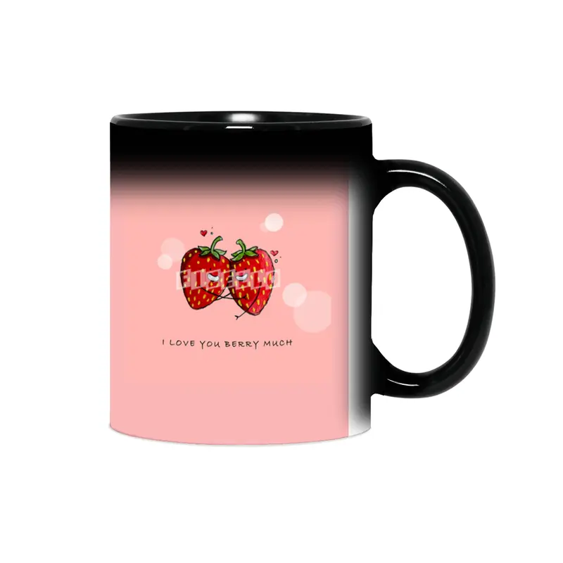 Cute Strawberry Couple with "I Love You Berry Much" Sihirli Kupa