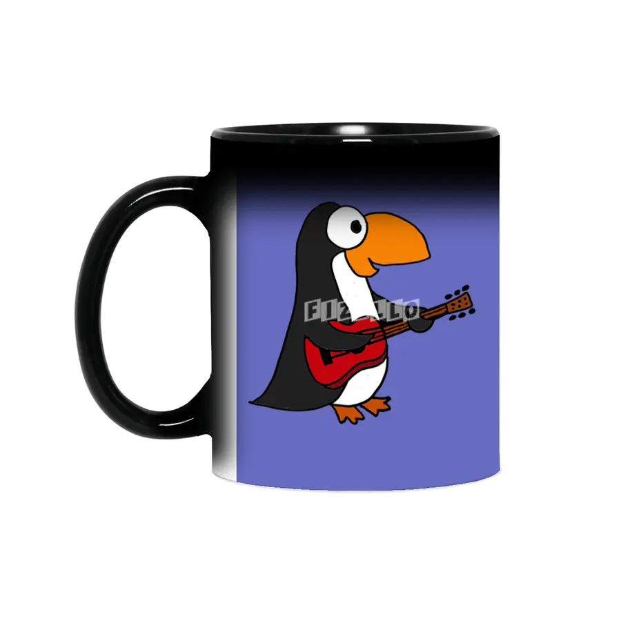 Funny Penguin Playing Guitar Sihirli Kupa