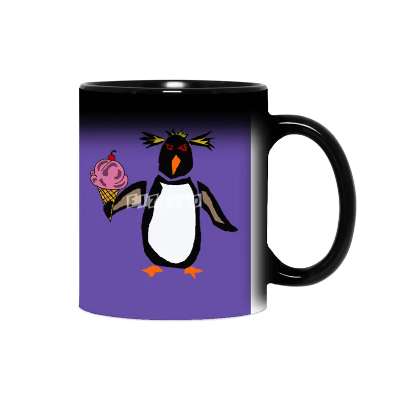 Funny Rockhopper Penguin eating Ice Cream Cone Sihirli Kupa