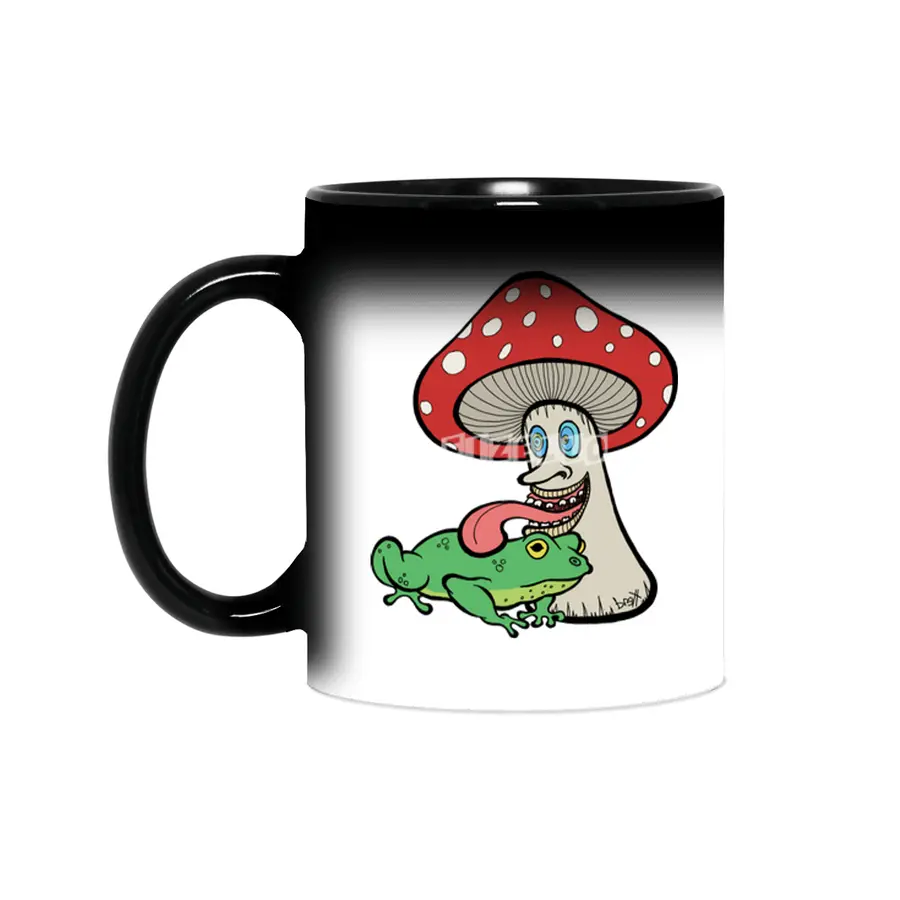 Magic Mushroom Licking Frog Sihirli Kupa