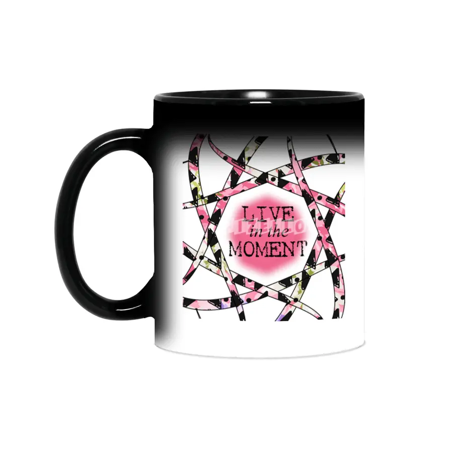 Live in the Moment - colorful ribbon design Sihirli Kupa