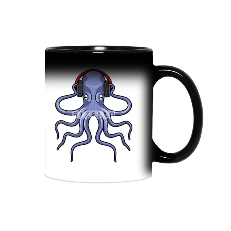 Octopus at Music with Headphone Sihirli Kupa