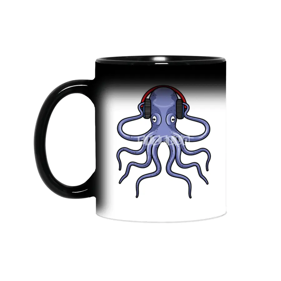 Octopus at Music with Headphone Sihirli Kupa