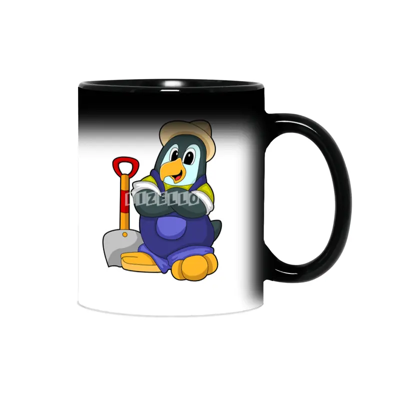 Penguin as Farmer with Shovel Sihirli Kupa