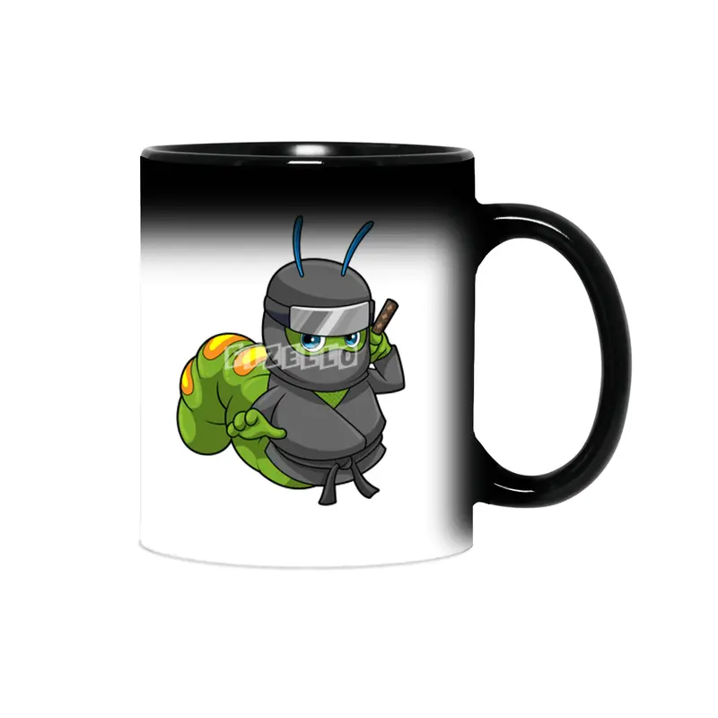Caterpillar as Ninja with Sword Sihirli Kupa