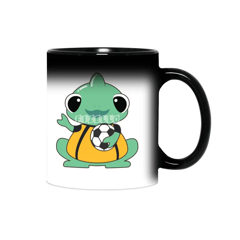 Chameleon as Goalkeeper with Soccer ball Sihirli Kupa