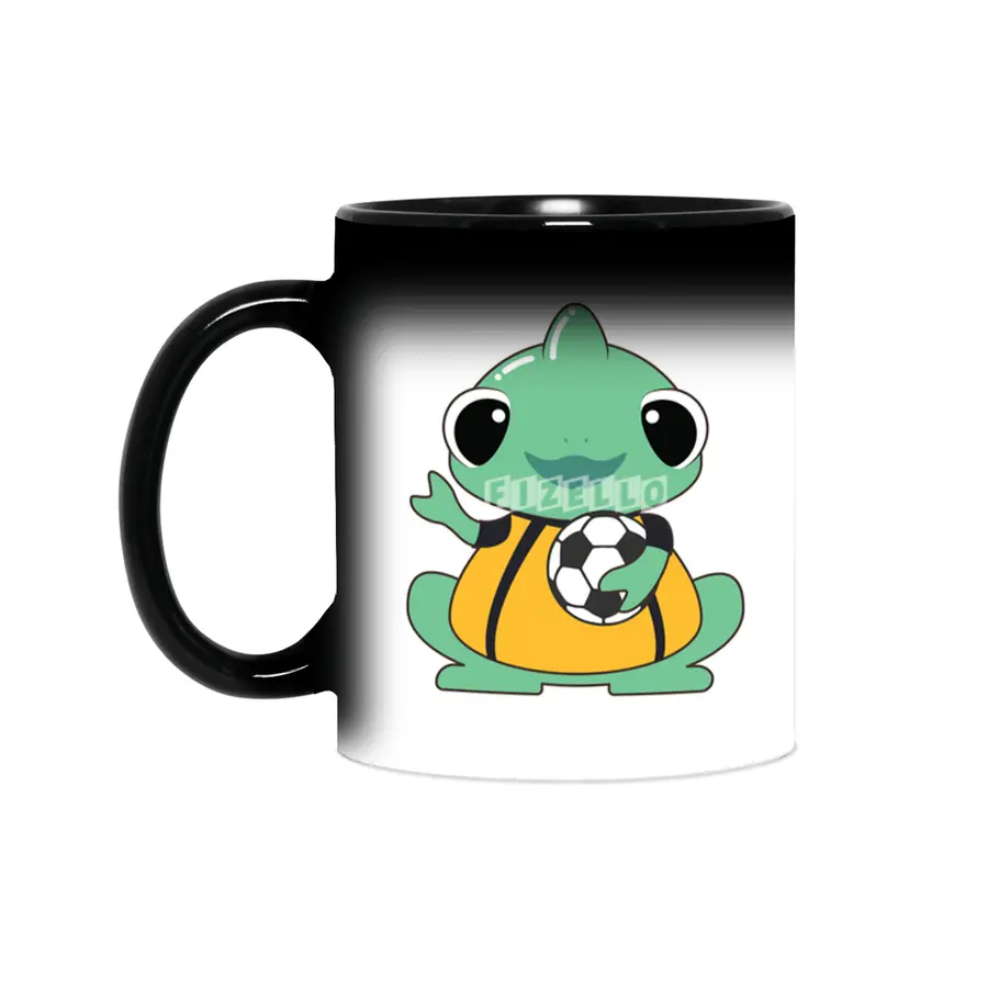 Chameleon as Goalkeeper with Soccer ball Sihirli Kupa