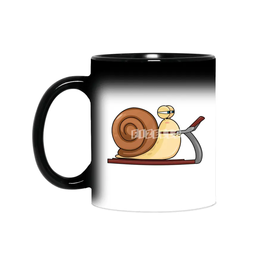 Snail at Jogging on Treadmill Sihirli Kupa