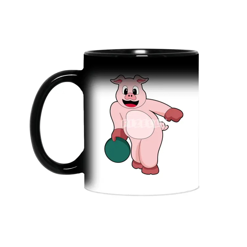 Pig at Bowling with Bowling ball Sihirli Kupa