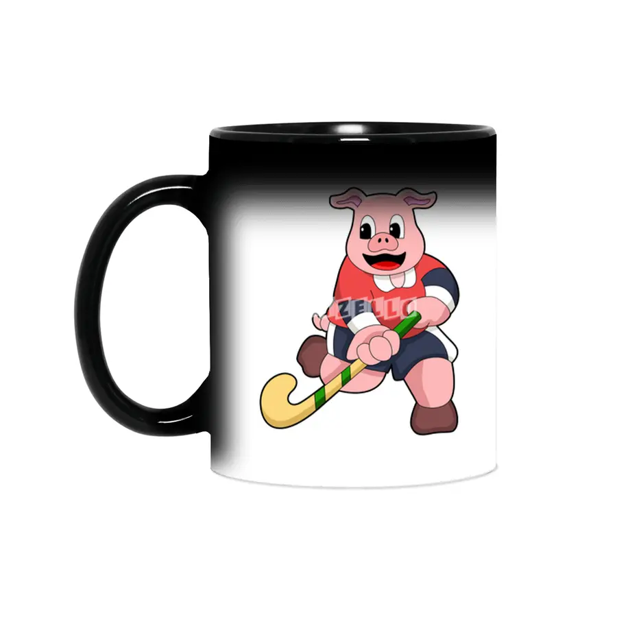 Pig at Hockey with Hockey bat Sihirli Kupa