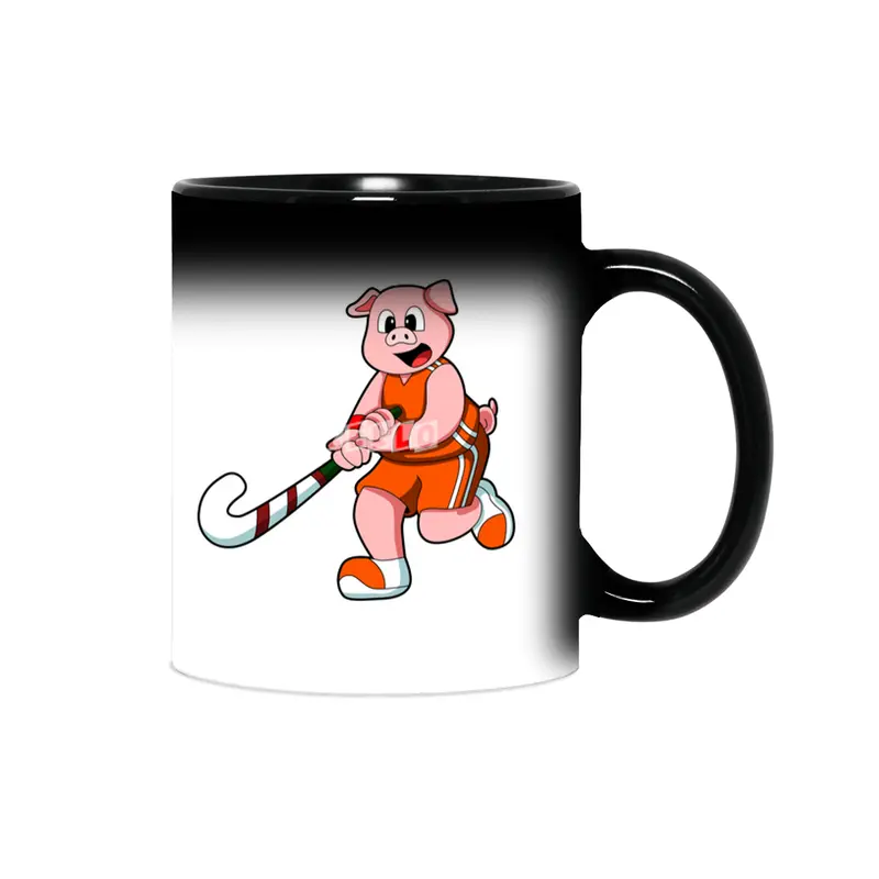 Pig at Hockey with Hockey stick Sihirli Kupa