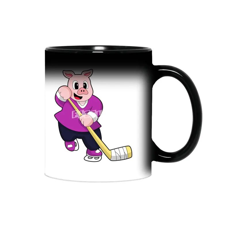 Pig at Ice hockey with Ice hockey stick Sihirli Kupa