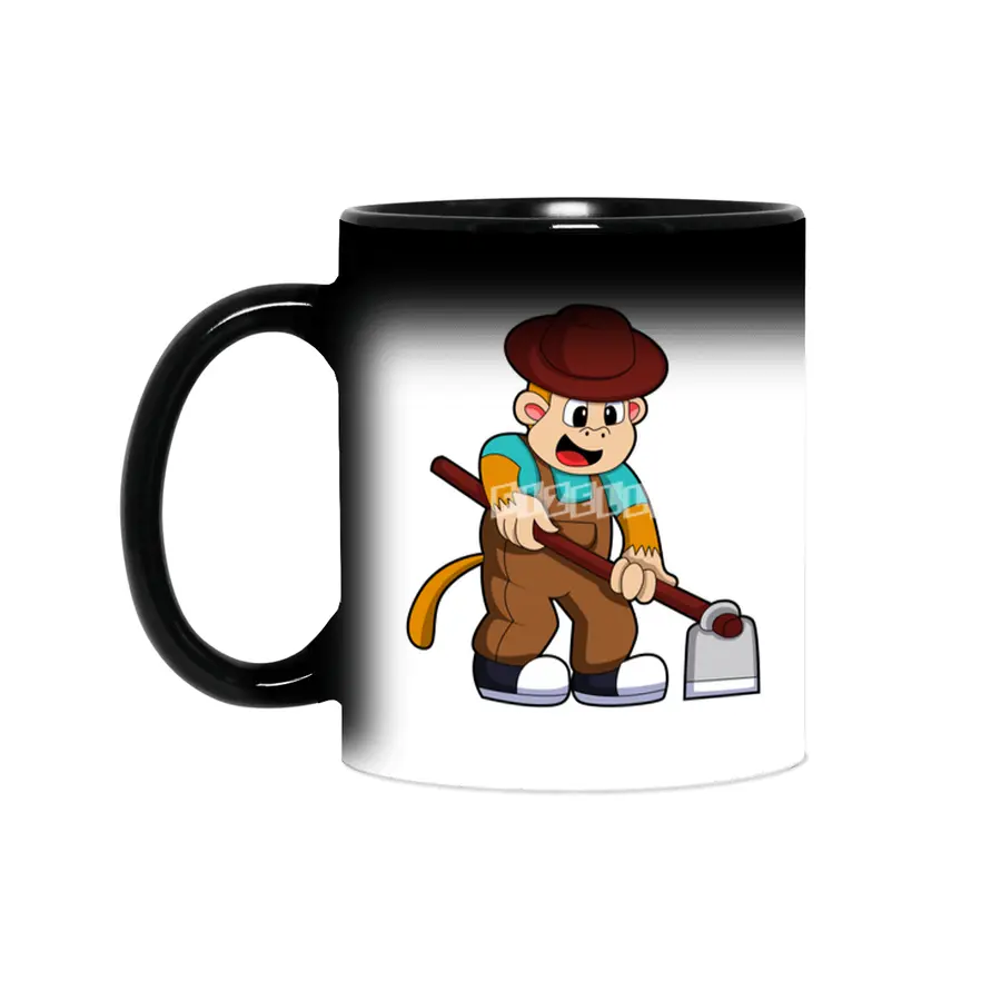 Monkey at Farmer with Rake Sihirli Kupa