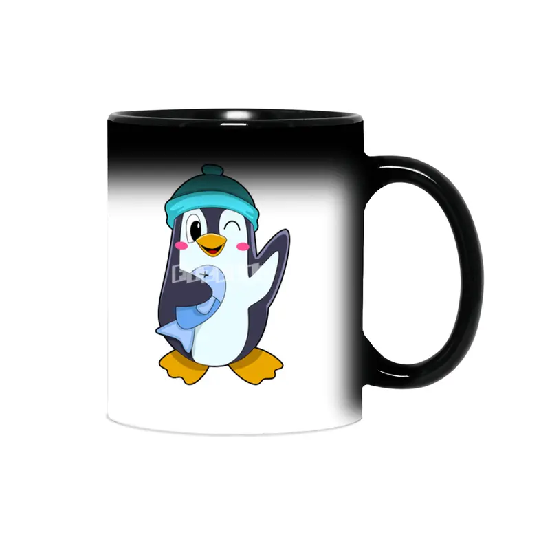 Penguin with Fish & Hat Sihirli Kupa