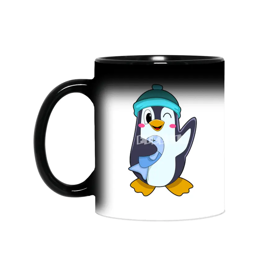 Penguin with Fish & Hat Sihirli Kupa