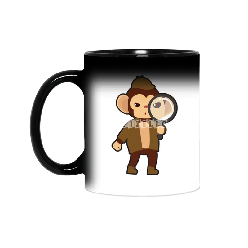 Monkey as Detective with Magnifying glass Sihirli Kupa