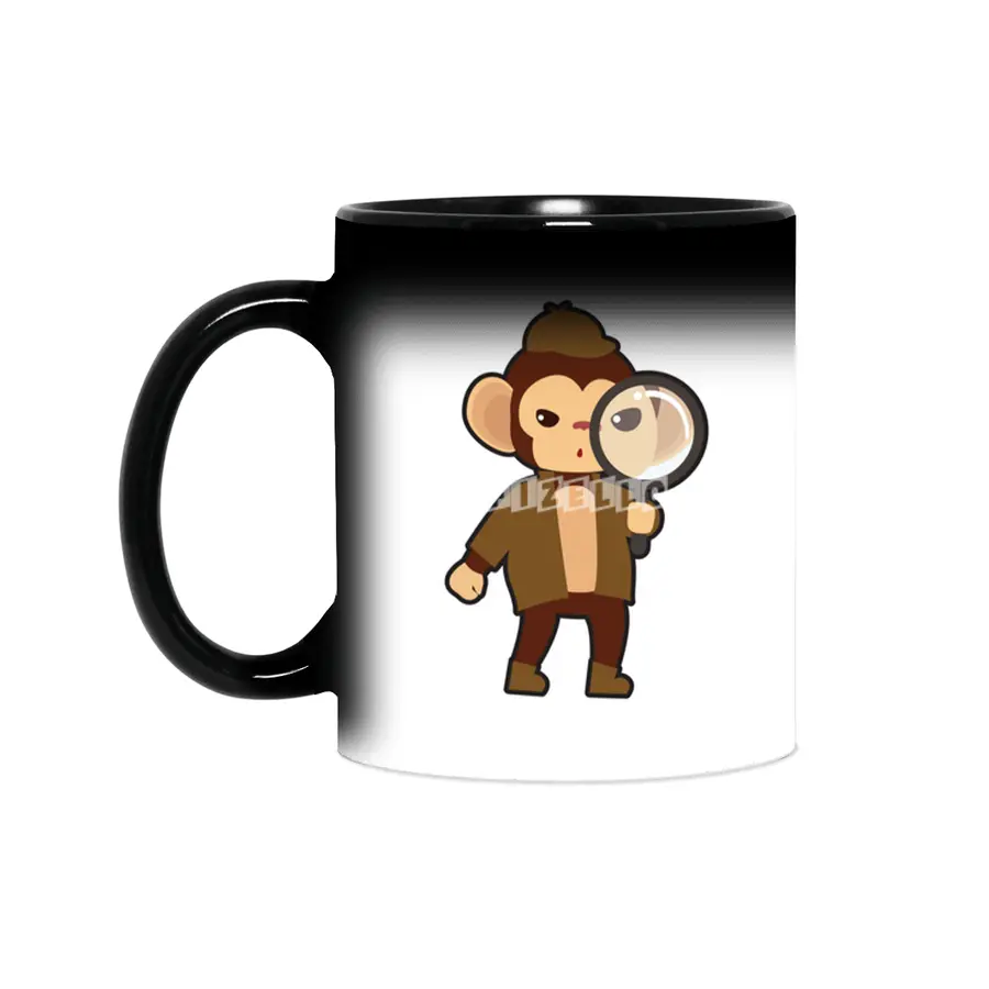Monkey as Detective with Magnifying glass Sihirli Kupa