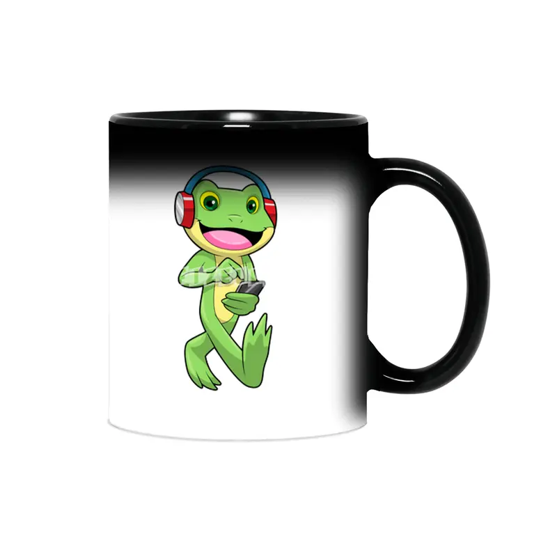 Frog at Music with Headphone Sihirli Kupa