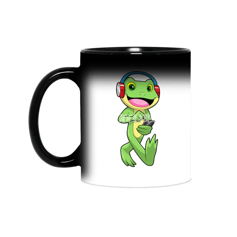 Frog at Music with Headphone Sihirli Kupa