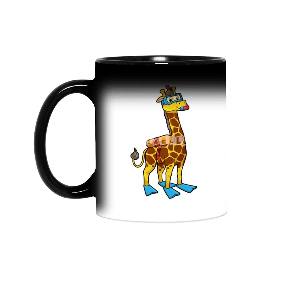 Giraffe as Diver with Swimming goggles & Flippers Sihirli Kupa