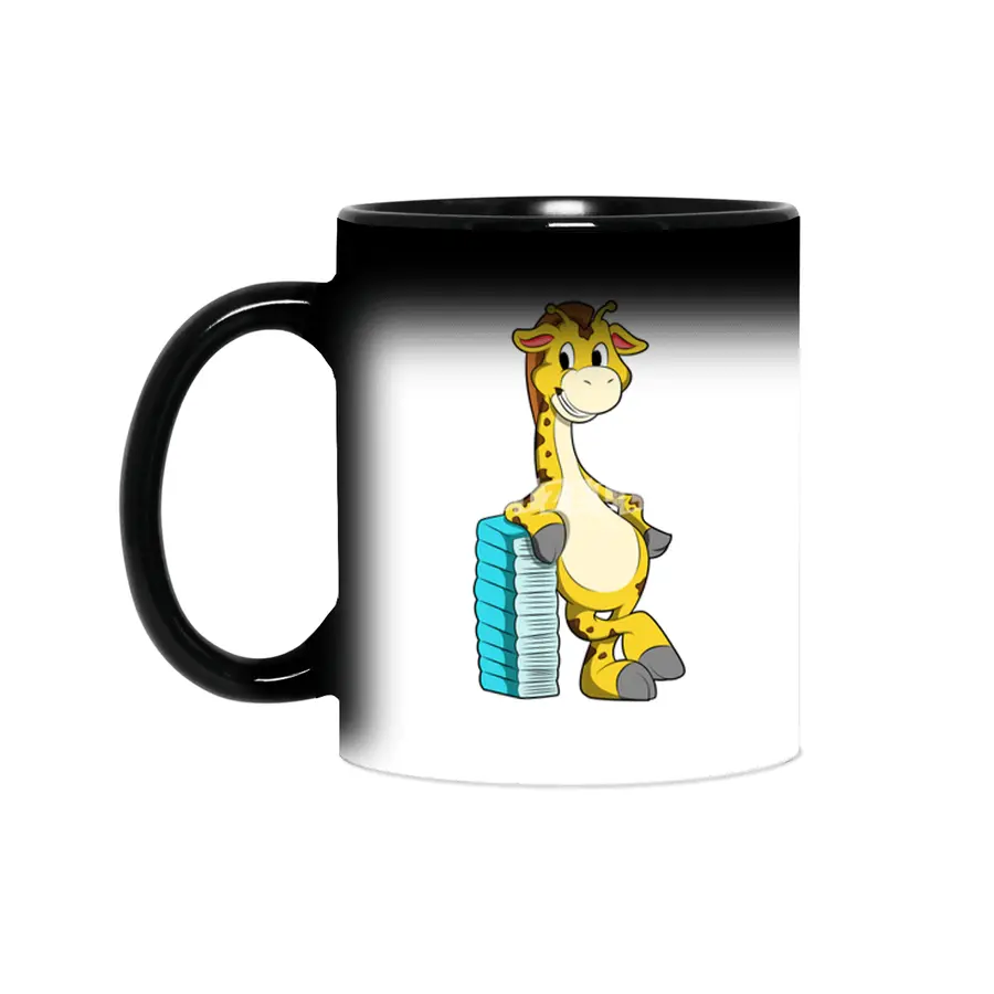 Giraffe with Stack of Books Sihirli Kupa