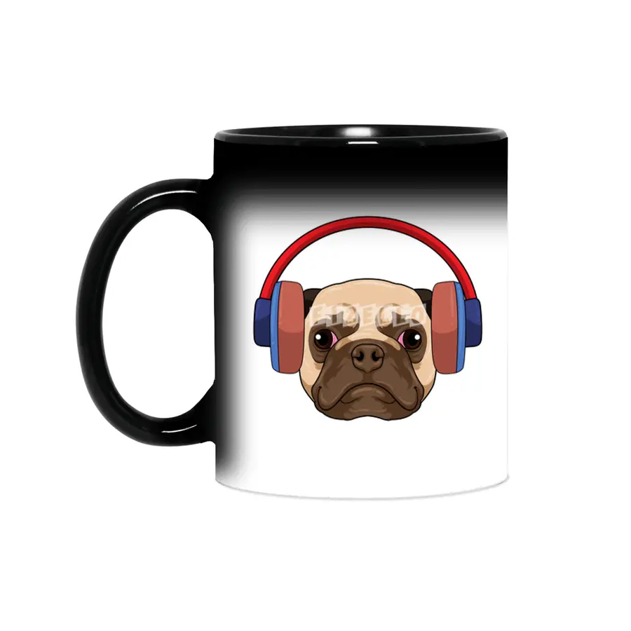 Dog at Music with Headphone Sihirli Kupa