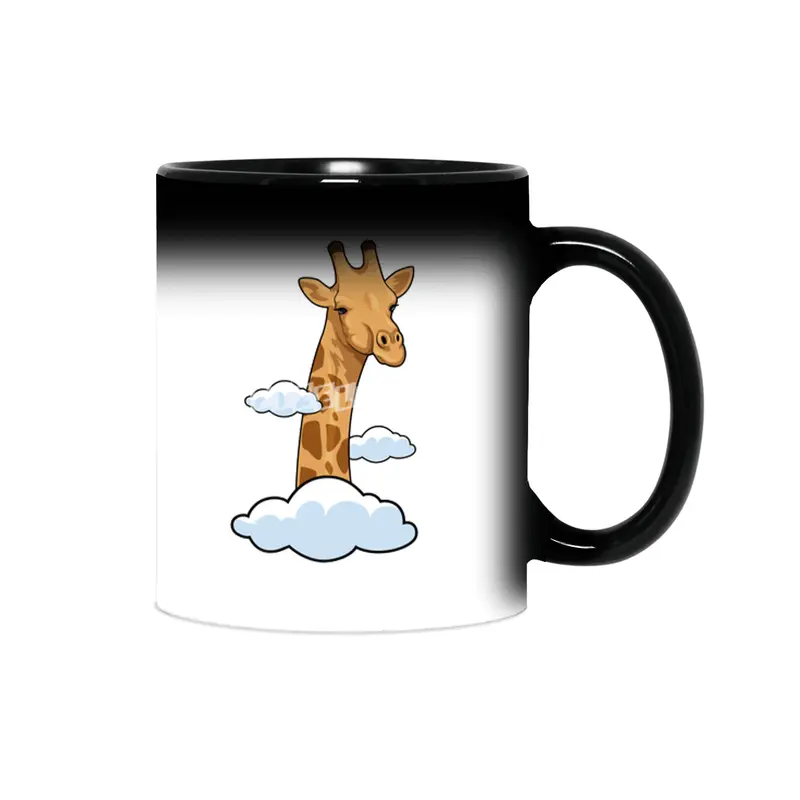 Giraffe with Clouds Sihirli Kupa