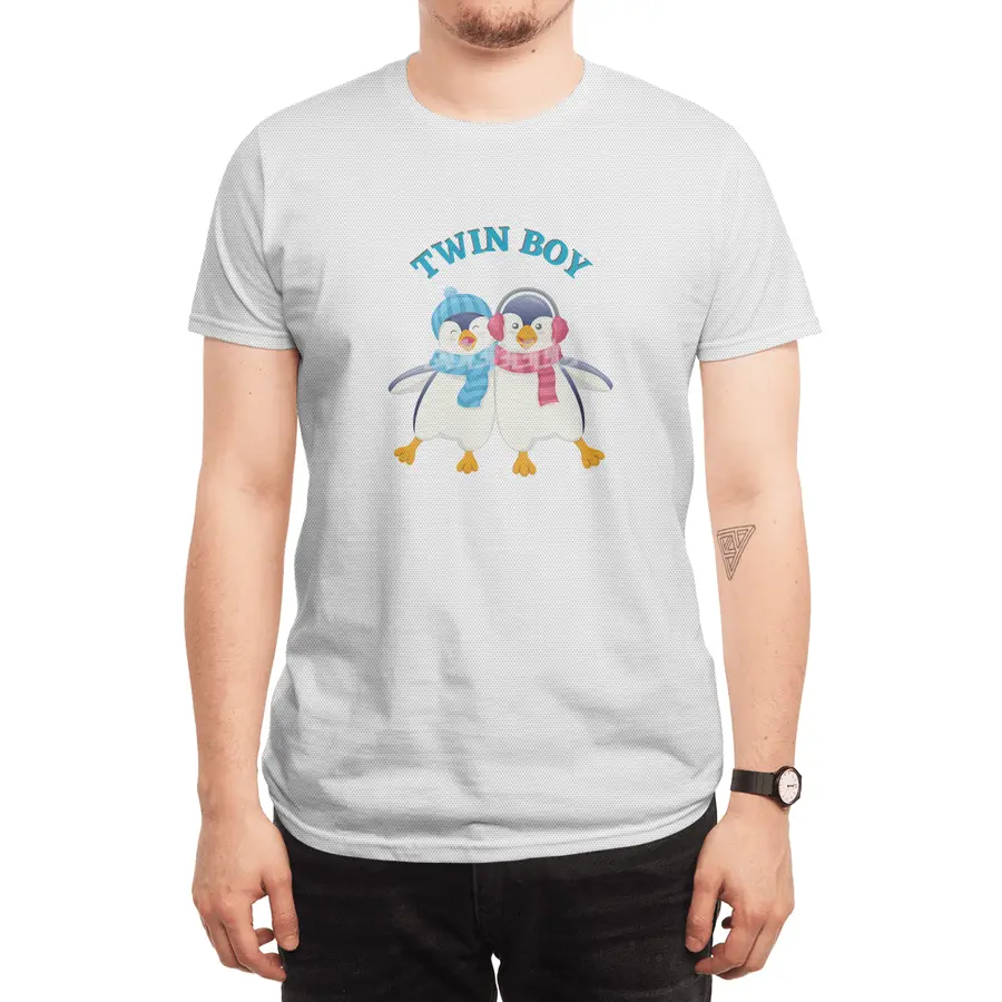 Twin outfit - twin boy penguin is standing Spor T-Shirt