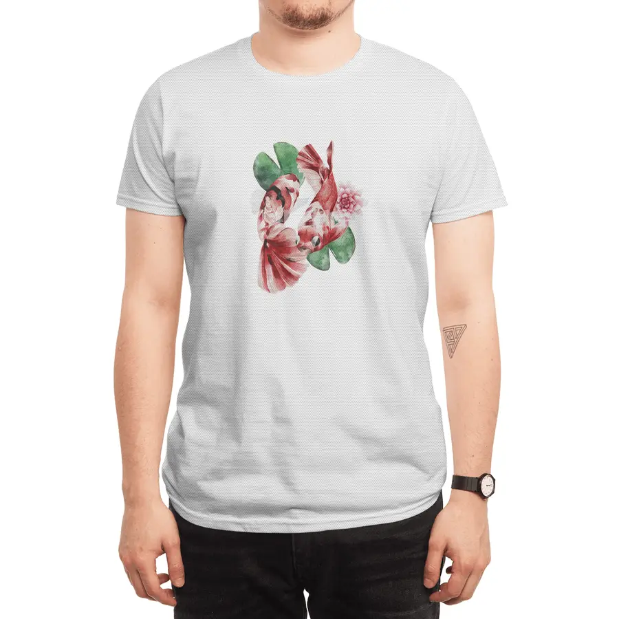 Swimming Japanese koi fish Spor T-Shirt