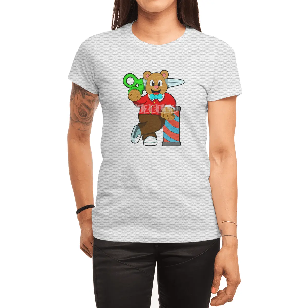 Bear as Hairdresser with Scissors Spor T-Shirt