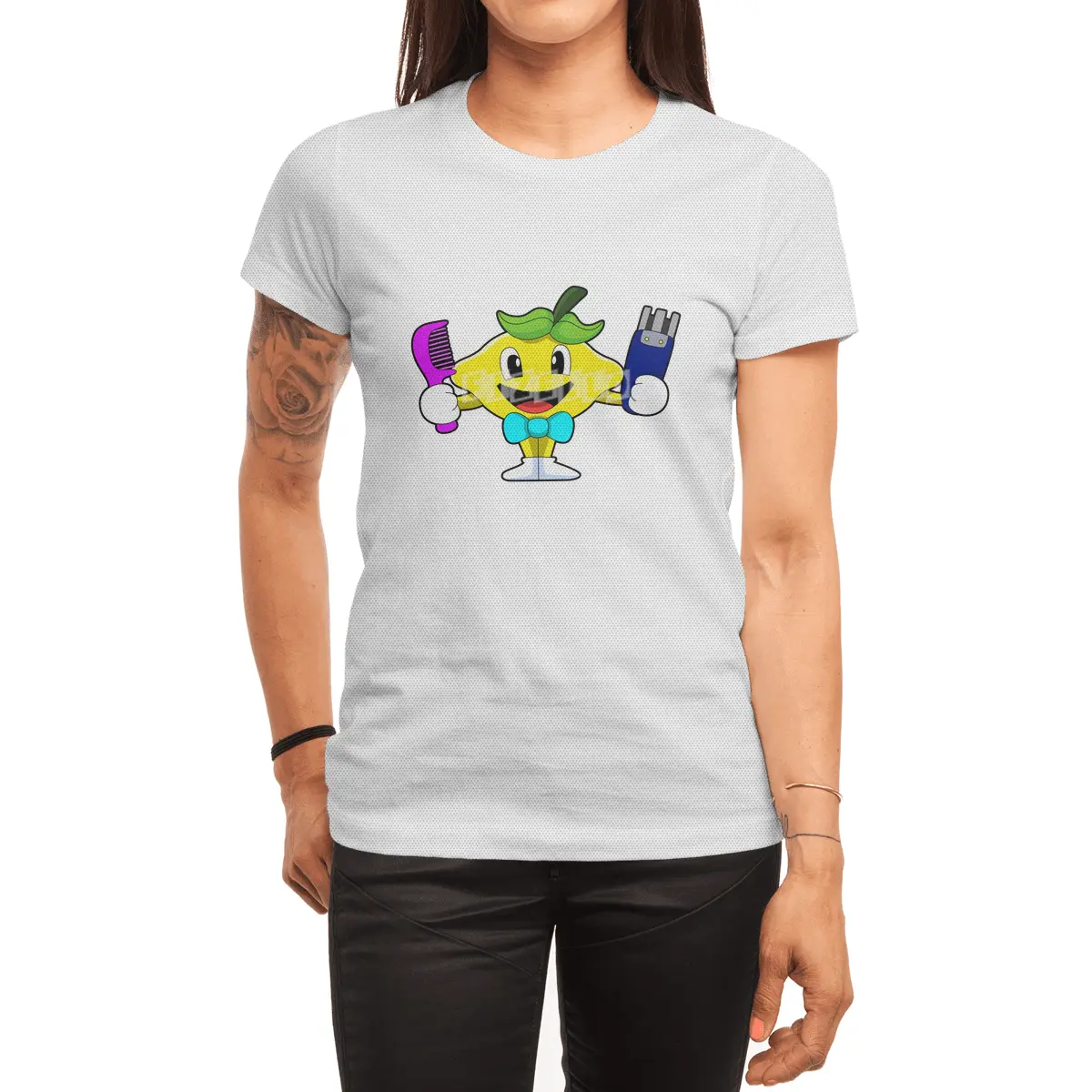 Lemon as Hairdresser with Comb & Razor Spor T-Shirt