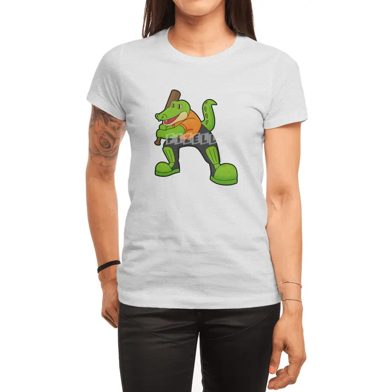 Crocodile at Cricket with Cricket bat Spor T-Shirt