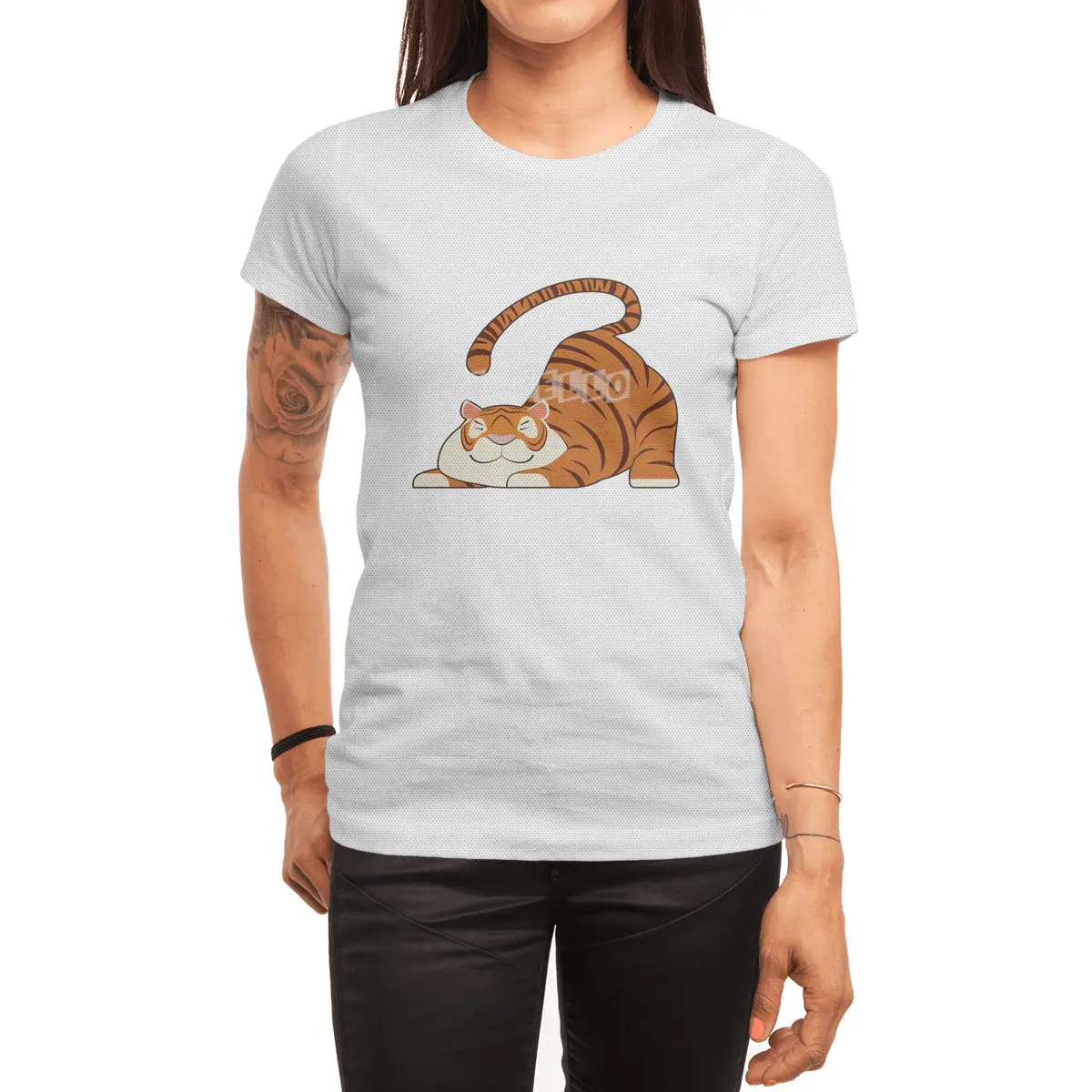 Tiger at Yoga Stretching Exercises Spor T-Shirt