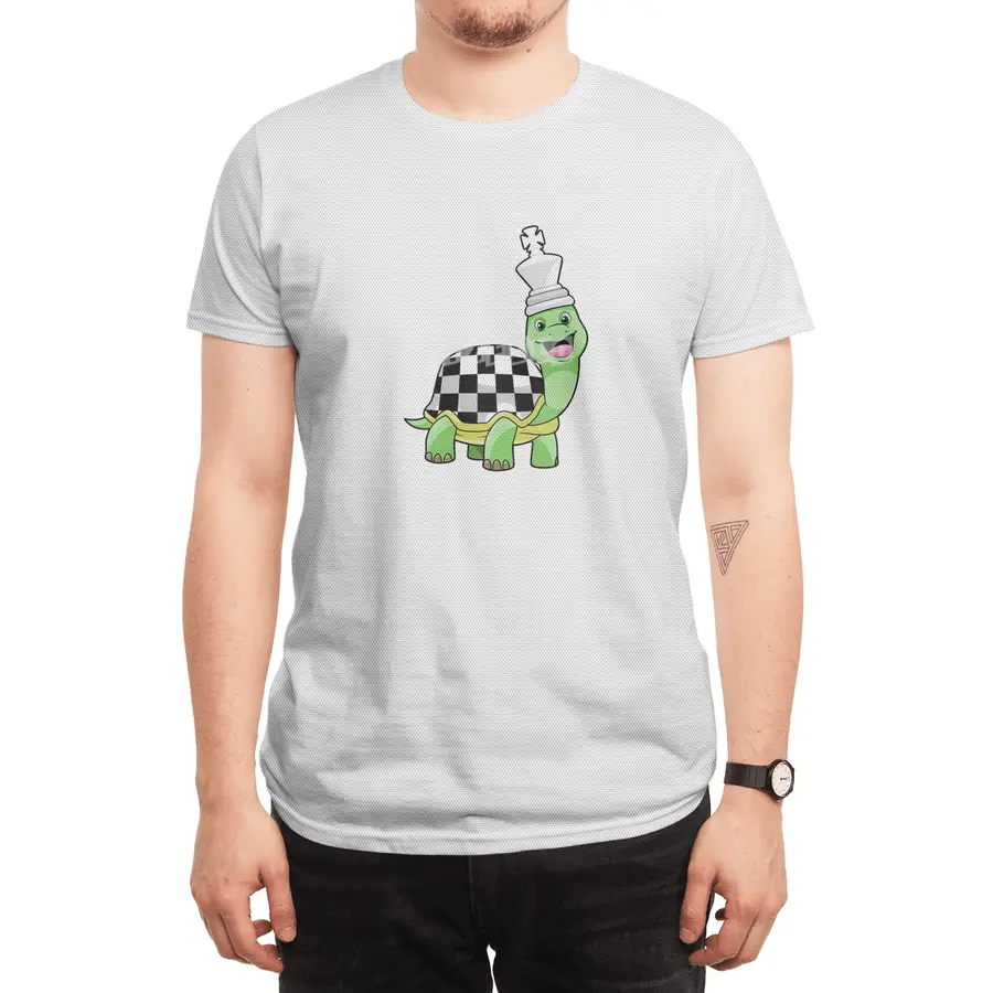 Turtle at Chess with Chess board & King Spor T-Shirt