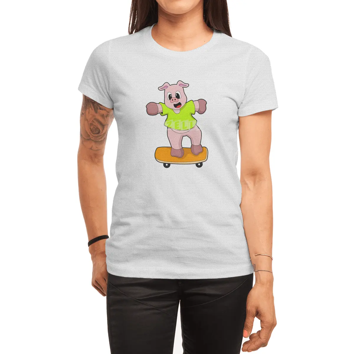 Pig as Skater on Skateboard Spor T-Shirt