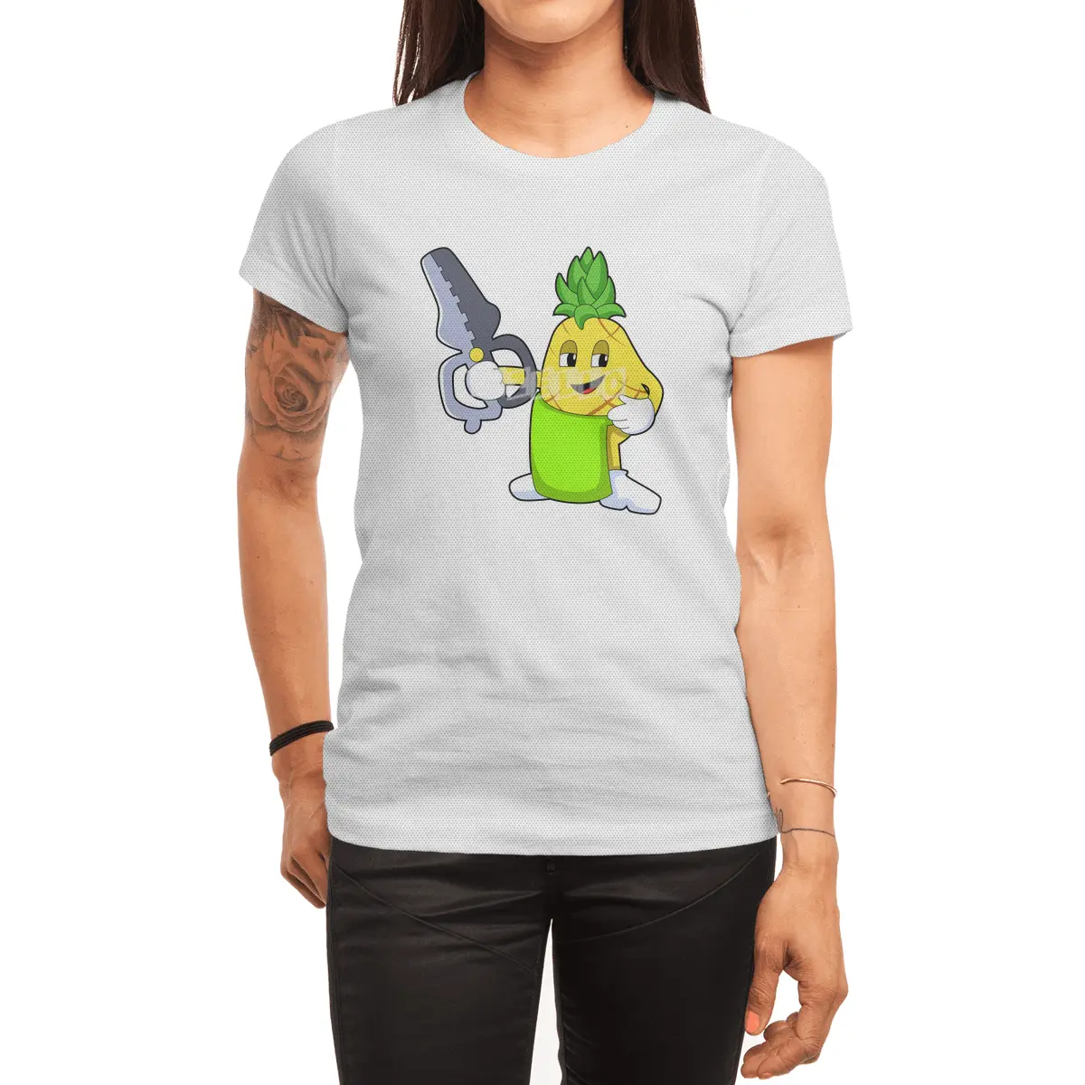 Pineapple as Hairdresser with Scissors & Razor Spor T-Shirt